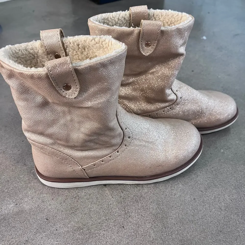 Childrens Place Gold shimmer mid shaft girls fur lined boots size 1 shoes